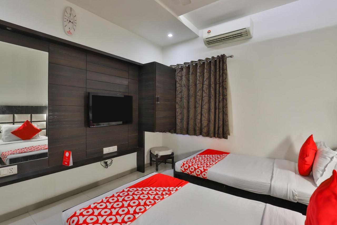 Oyo 2351 Hotel Golden Plaza Ahmedabad Exterior foto