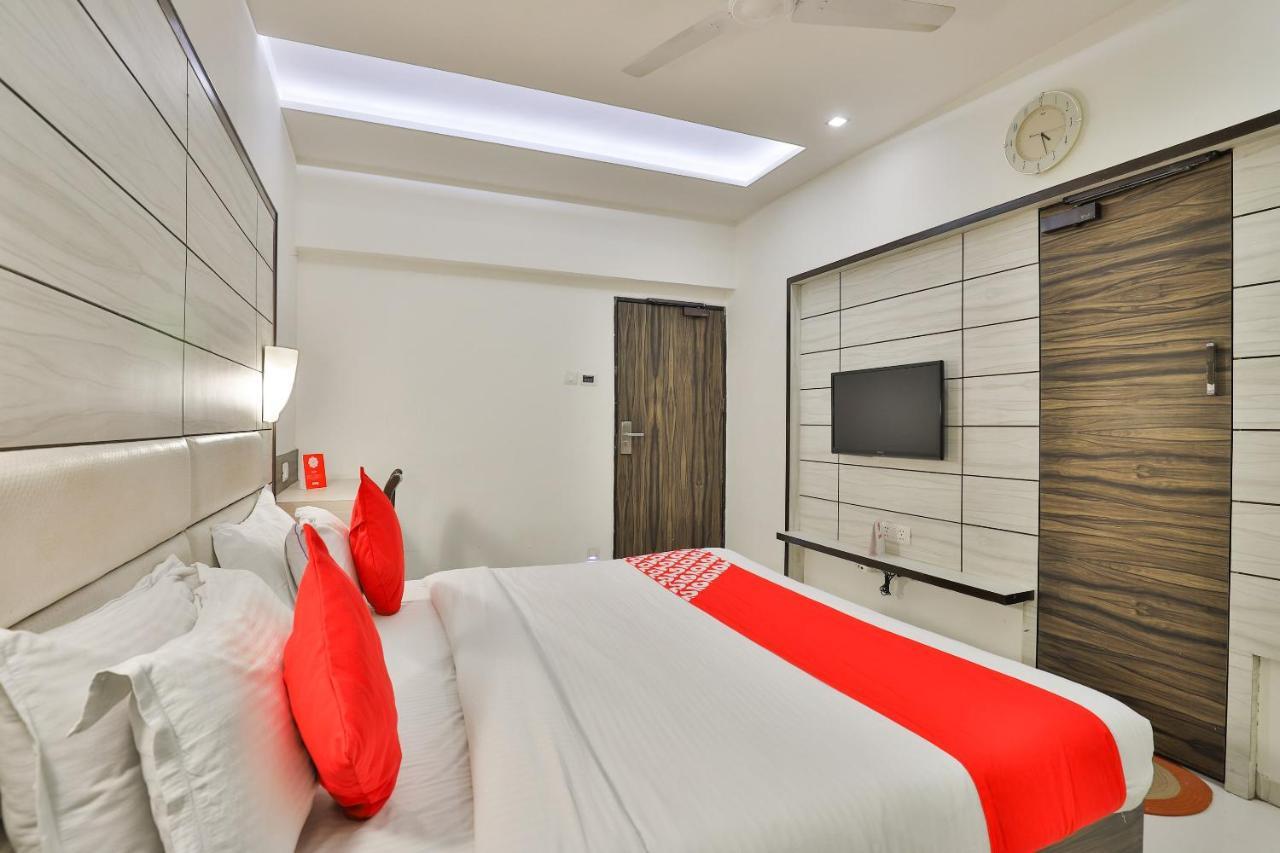 Oyo 2351 Hotel Golden Plaza Ahmedabad Exterior foto